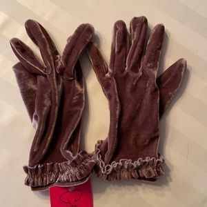 Shihreen velveteen gloves